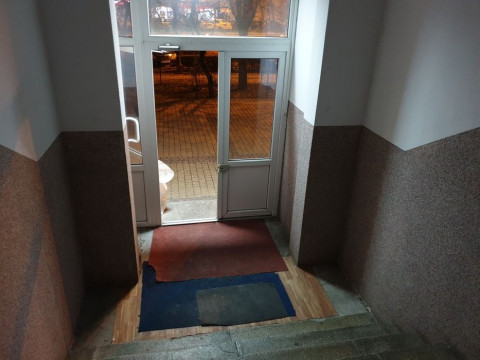 Zugravim scări de bloc